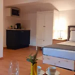 Hotes De Emilion