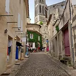 Hotes De Emilion