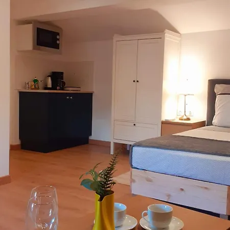 Hotes De Emilion
