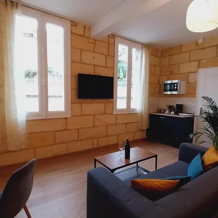 Апартаменты Hotes De Emilion Сент-Эмильон