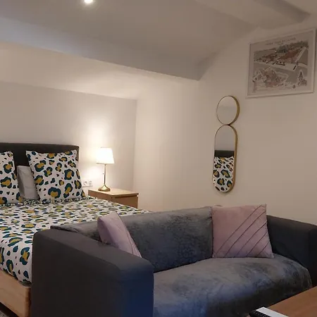 Hotes De Emilion Апартаменты Сент-Эмильон