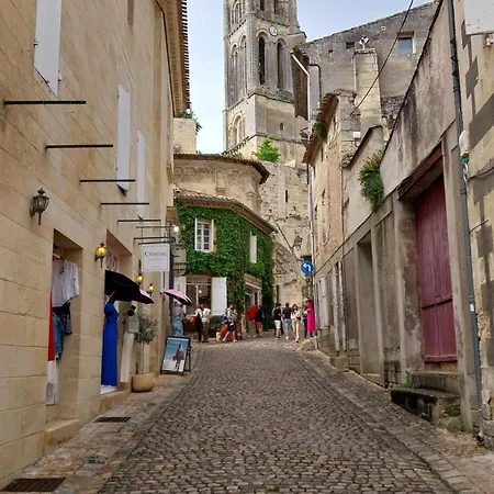 Hotes De Emilion