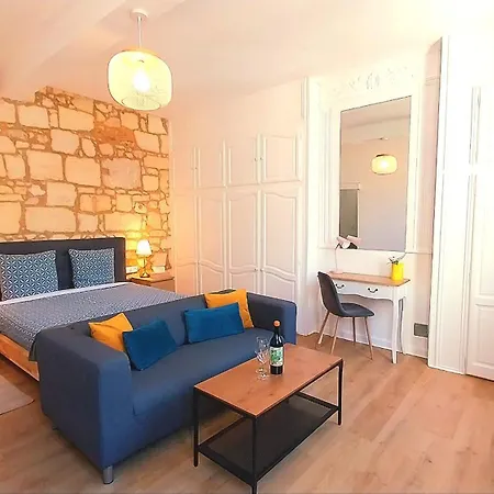 Apartment Hotes De Emilion