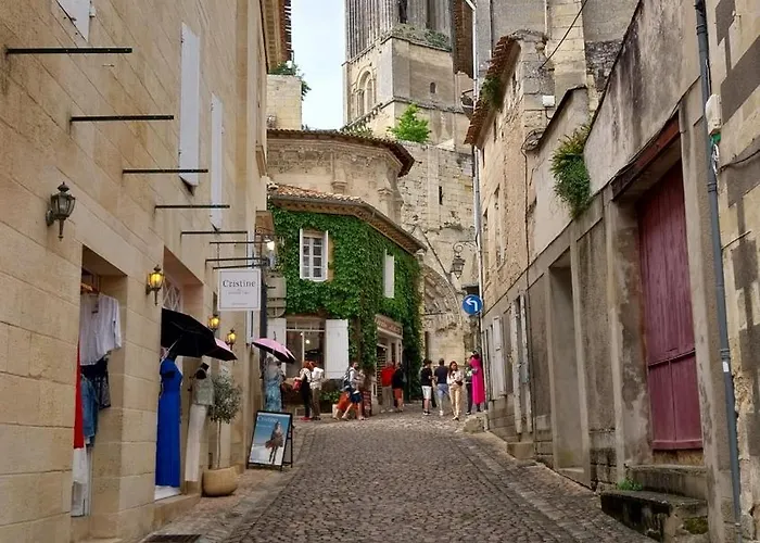 Hotes De Emilion